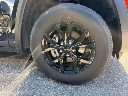 Used 2024 Jeep Grand Cherokee Altitude image 10