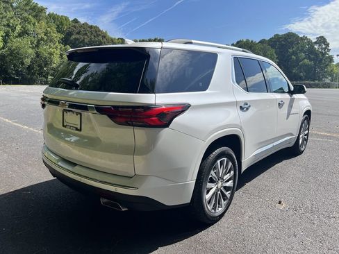 Used 2022 Chevrolet Traverse Premier AWD/4WD image 3
