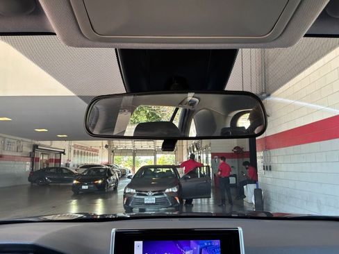 Used 2025 Toyota RAV4 XLE FWD image 18