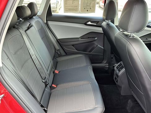 Used 2022 Volkswagen Taos SE image 15