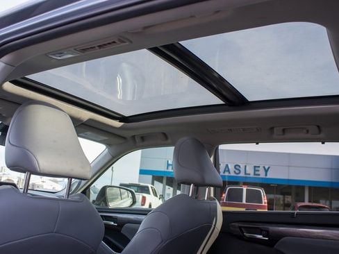 Used 2021 Toyota Highlander Platinum image 17