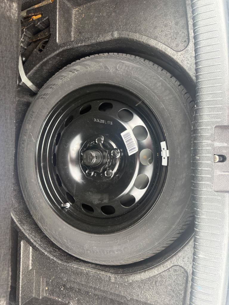 Used 2008 Volkswagen Rabbit S FWD image 30