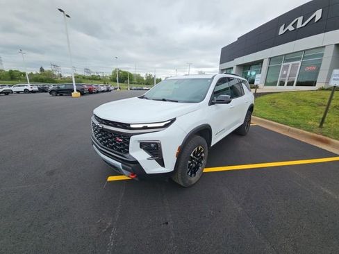 Used 2024 Chevrolet Traverse Z71 w/ Enhanced Driving Package AWD/4WD image 4