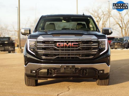 Used 2025 GMC Sierra 1500 SLT image 2