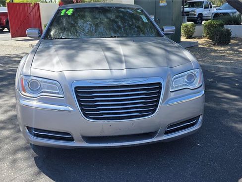 Used 2014 Chrysler 300 RWD image 2