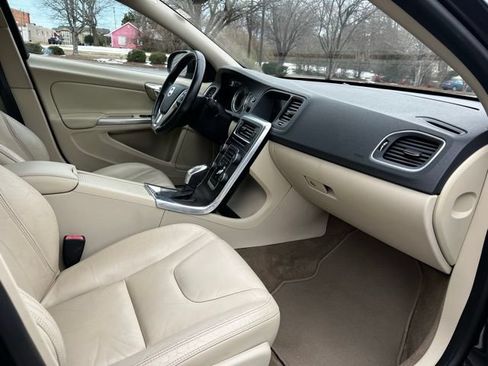 Used 2013 Volvo S60 T5 FWD image 22