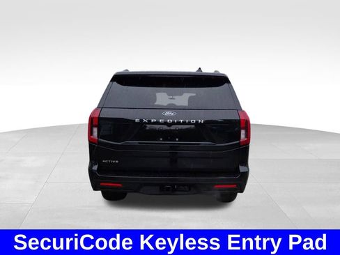 Used 2025 Ford Expedition Active AWD/4WD image 11
