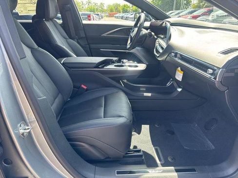 New 2026 Cadillac Lyriq V image 25