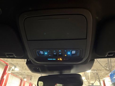 Used 2023 Ford Explorer ST-Line w/ Class IV Trailer Tow Package image 19