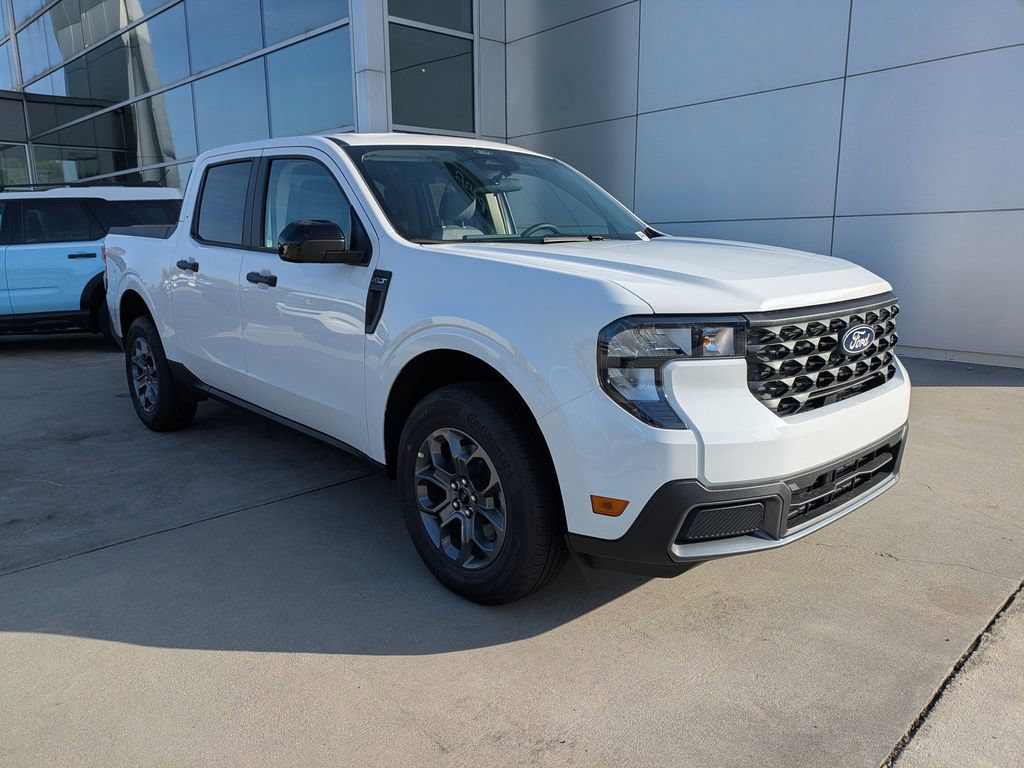 New 2026 Ford Maverick XLT w/ XLT Luxury Package FWD image 3