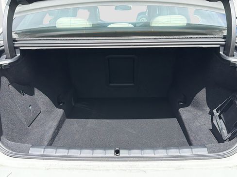 Used 2025 BMW 750e xDrive w/ Executive Package image 12