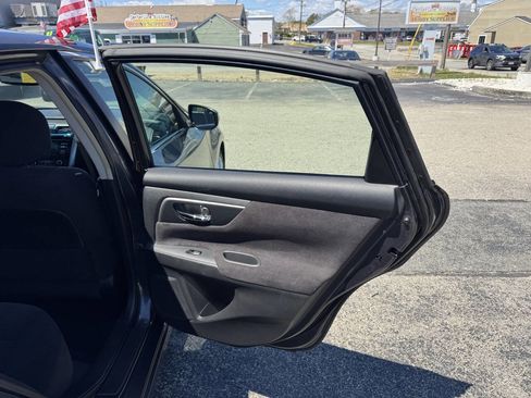Used 2013 Nissan Altima 3.5 SV FWD image 32