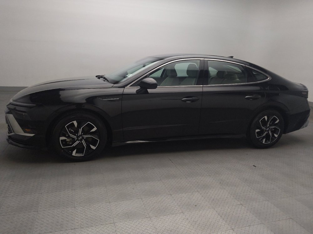 Used 2025 Hyundai Sonata SEL FWD image 2