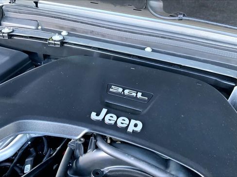 Used 2020 Jeep Gladiator Sport w/ Quick Order Package 24S image 31