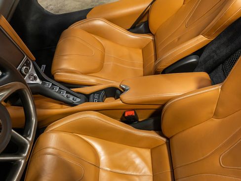 Used 2020 McLaren 720S Spider image 46