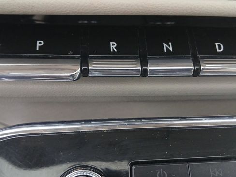 Used 2019 Lincoln Navigator Reserve image 18