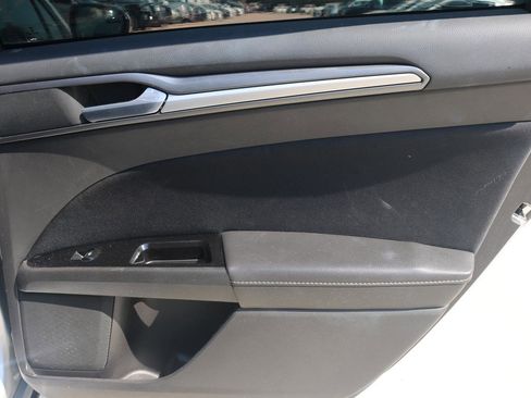 Used 2016 Ford Fusion SE image 17