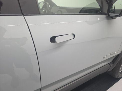 Used 2024 Rivian R1T Adventure AWD/4WD image 33