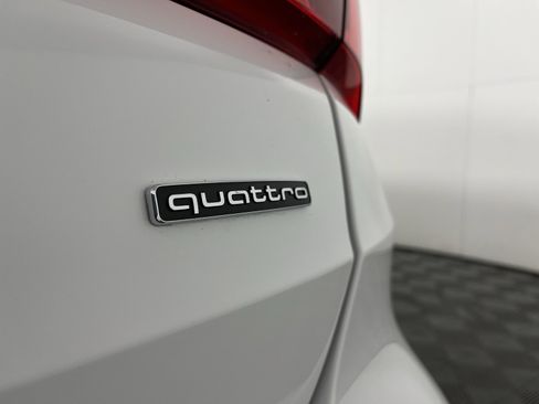 Used 2025 Audi Q3 2.0T Premium w/ Convenience Package image 8