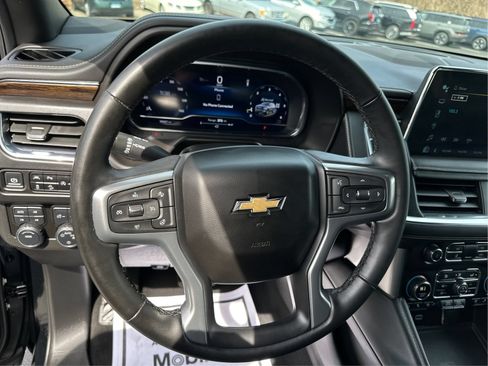 Used 2024 Chevrolet Suburban Premier AWD/4WD image 19