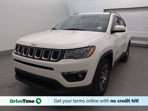 Used 2019 Jeep Compass Latitude FWD image 1