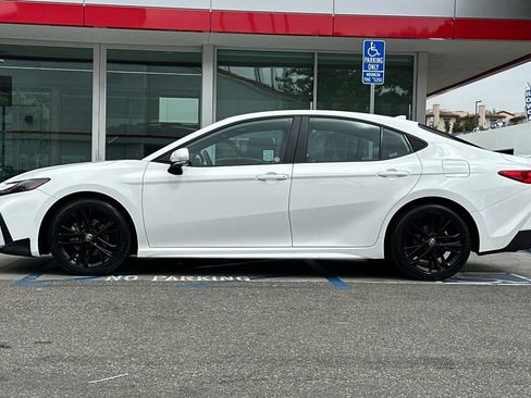 Certified 2025 Toyota Camry SE FWD image 7