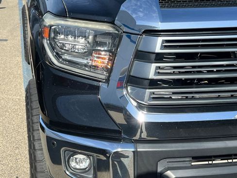 Used 2018 Toyota Tundra Limited w/ Limited Premium Package AWD/4WD image 14