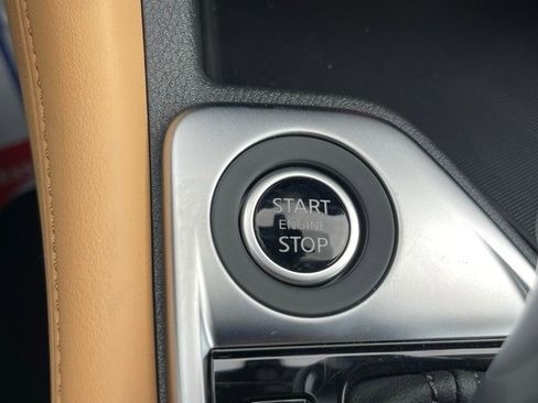 New 2025 Nissan Sentra SV w/ SV Premium Package image 31