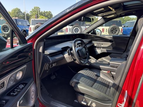 Used 2025 Lincoln Nautilus Reserve AWD/4WD image 14