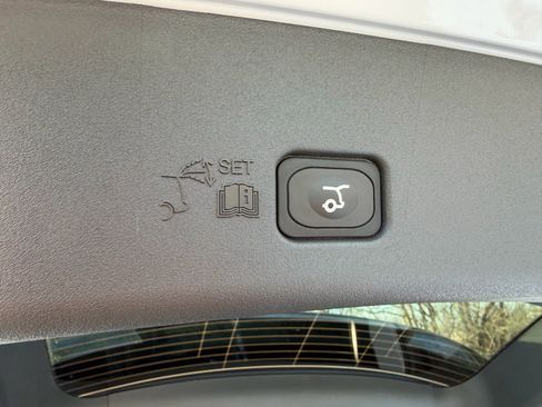 New 2026 Lincoln Nautilus Reserve w/ Jet Appearance Package image 18