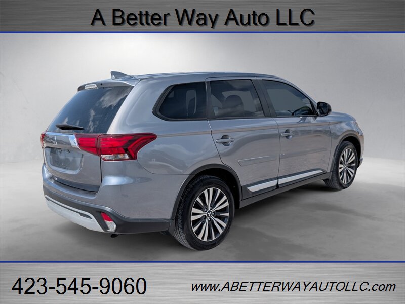 Used 2020 Mitsubishi Outlander ES FWD image 3