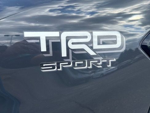 Used 2025 Toyota Tacoma TRD Sport image 11