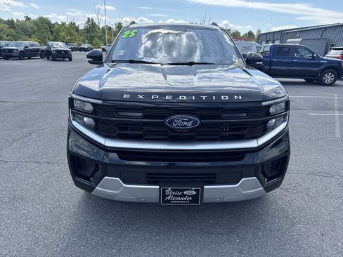 Used 2025 Ford Expedition Max Platinum w/ Driver's Package AWD/4WD image 19
