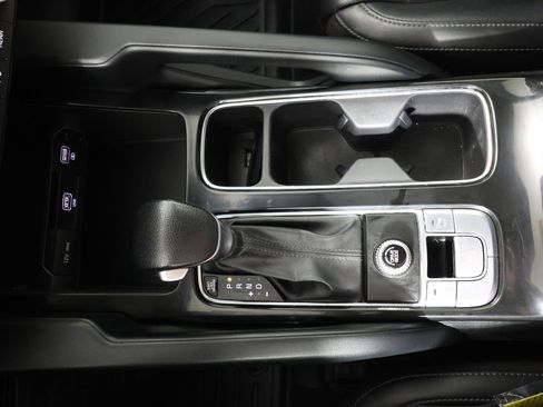 Used 2020 Kia Telluride LX FWD image 19