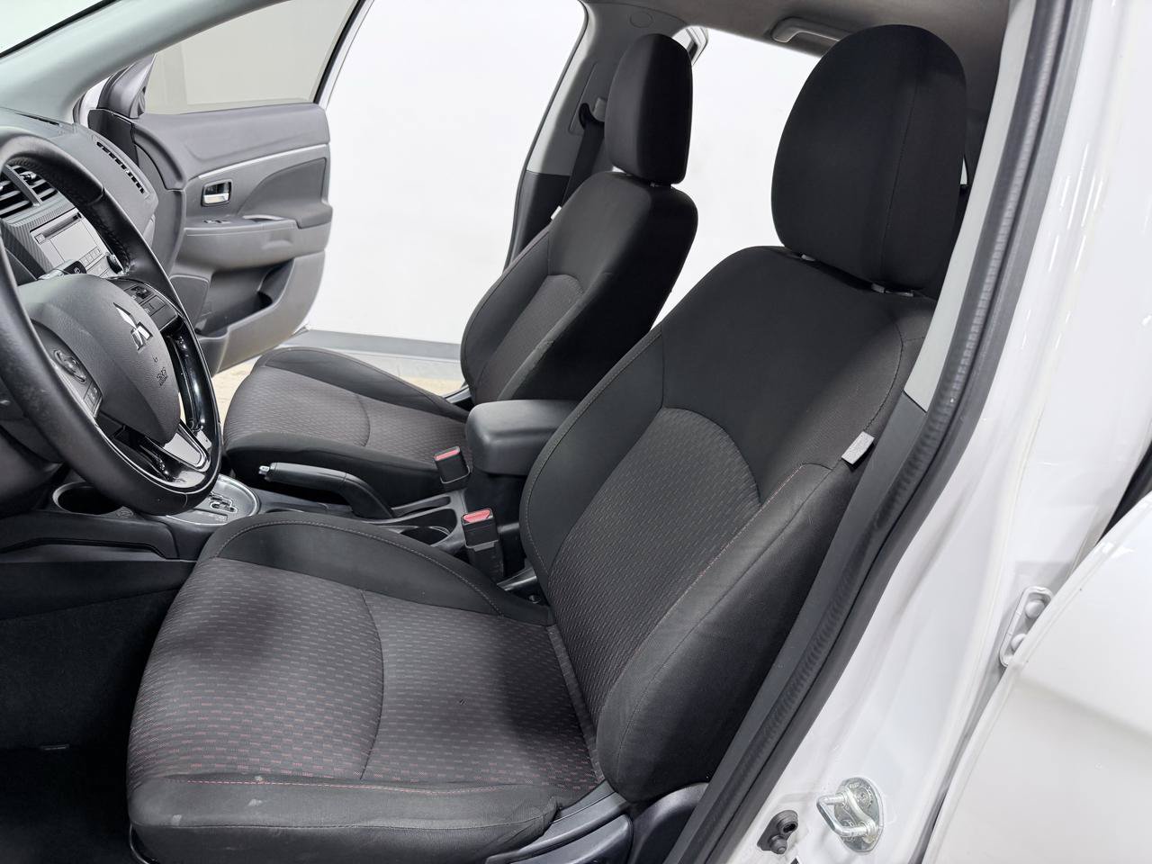 Used 2017 Mitsubishi Outlander Sport ES AWD/4WD image 30