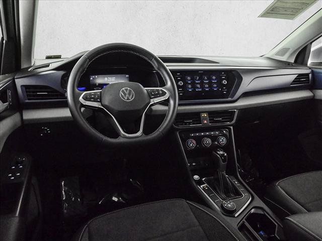 Used 2023 Volkswagen Taos SE w/ Panoramic Sunroof Package AWD/4WD image 19