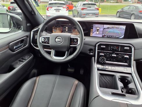 Used 2025 Nissan Armada SL w/ Captain's Chari Seat Package image 18