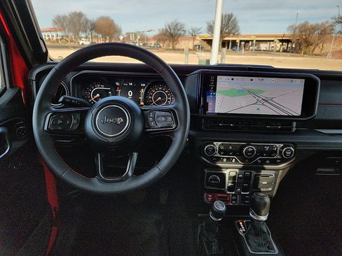 Used 2024 Jeep Gladiator Rubicon w/ Technology Group image 6