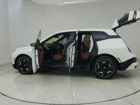 Used 2024 BMW iX xDrive50 w/ Premium Package AWD/4WD image 66