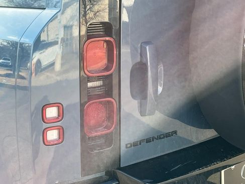 Certified 2025 Land Rover Defender 110 X-Dynamic SE image 11