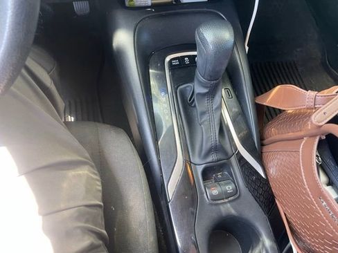 Used 2022 Toyota Corolla LE FWD image 24