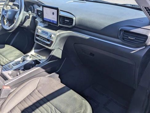 Used 2021 Ford Explorer XLT image 21