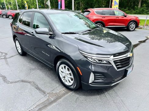Used 2022 Chevrolet Equinox LT image 2