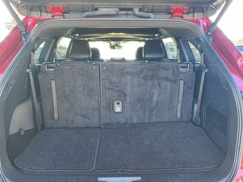 Used 2024 Toyota Highlander XSE image 11