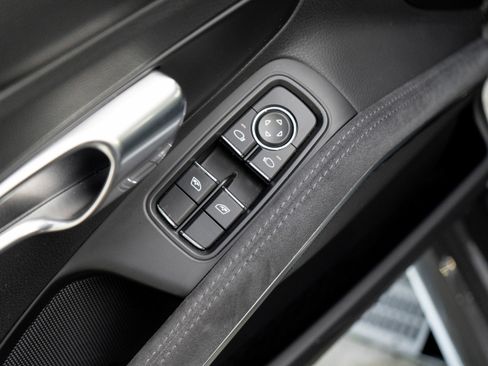 Used 2018 Porsche 718 Cayman GTS image 11