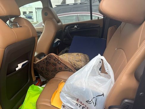 Used 2014 Buick Enclave Leather image 12