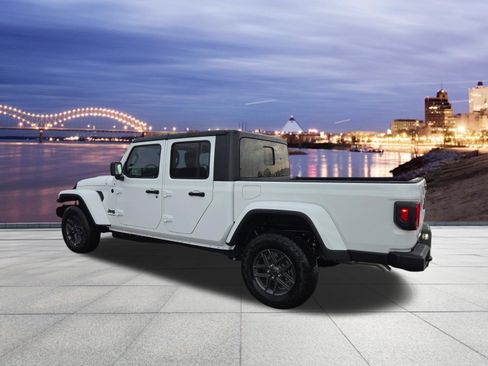 New 2026 Jeep Gladiator Sport image 3