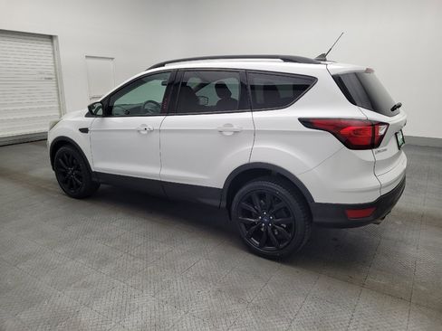 Used 2019 Ford Escape SE image 3