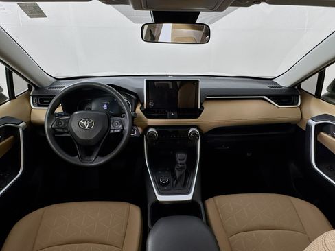 Used 2025 Toyota RAV4 XLE AWD/4WD image 23