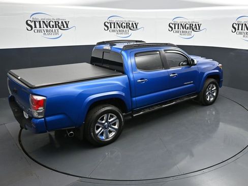 Used 2017 Toyota Tacoma Limited w/ Exterior Package AWD/4WD image 24